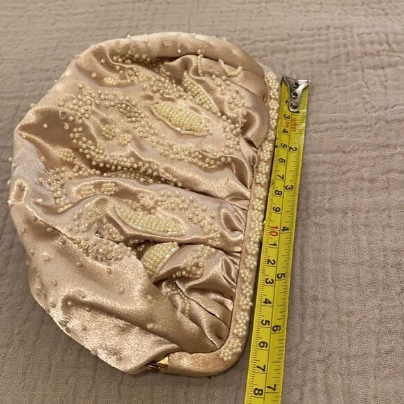 La Regale evening bag/ clutch in very good condition. - Picture 10 of 13